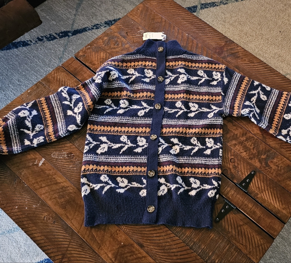 Arizona Jean Company Navy and White Floral Sweater